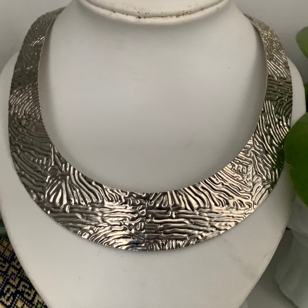 💜 3/$50 Vintage silver tone adjustable choker